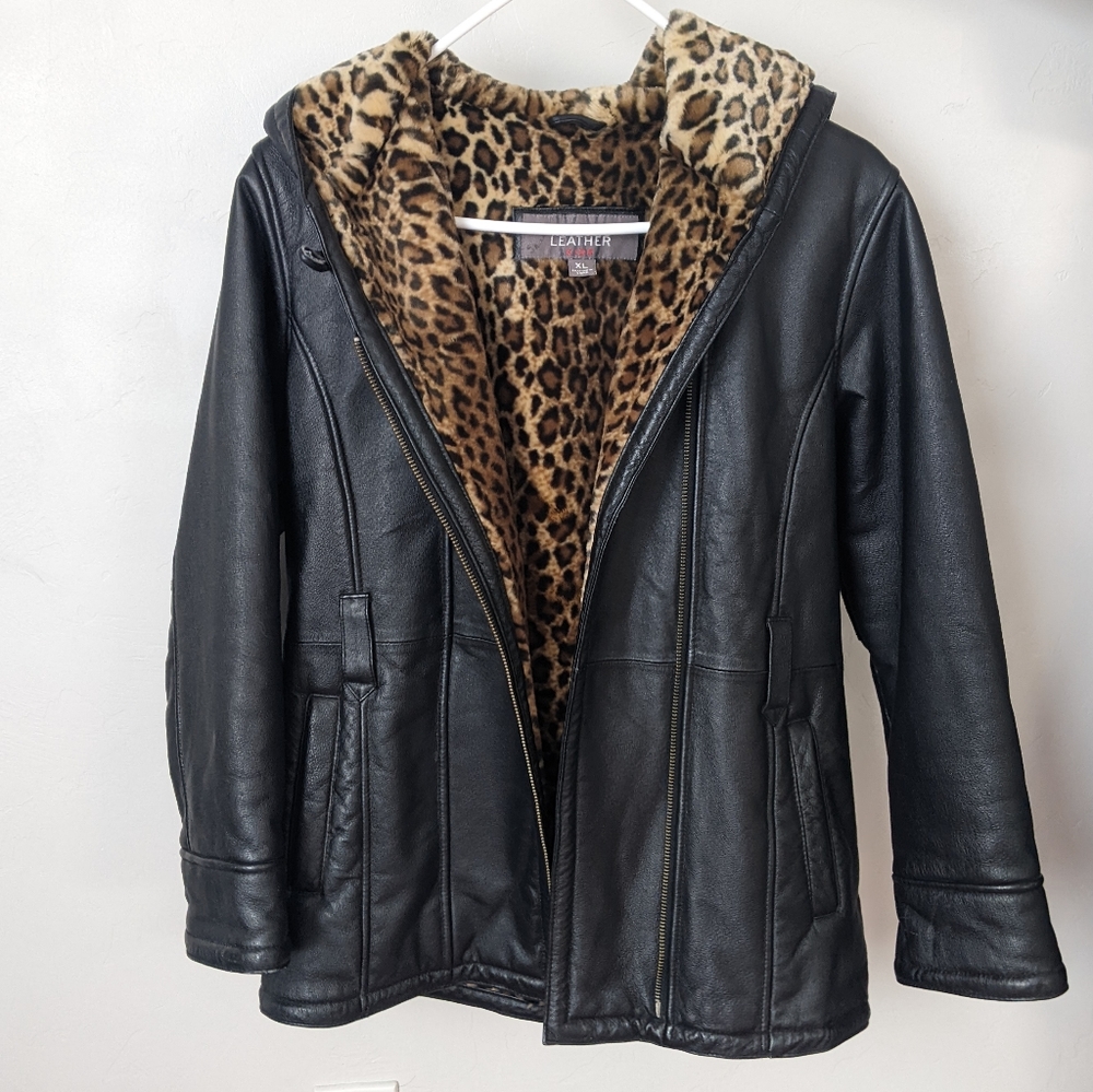 Wilson's Leather Jacket w/ Leopard Faux Fur!!
